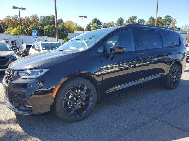 new 2026 Chrysler Pacifica car, priced at $46,710