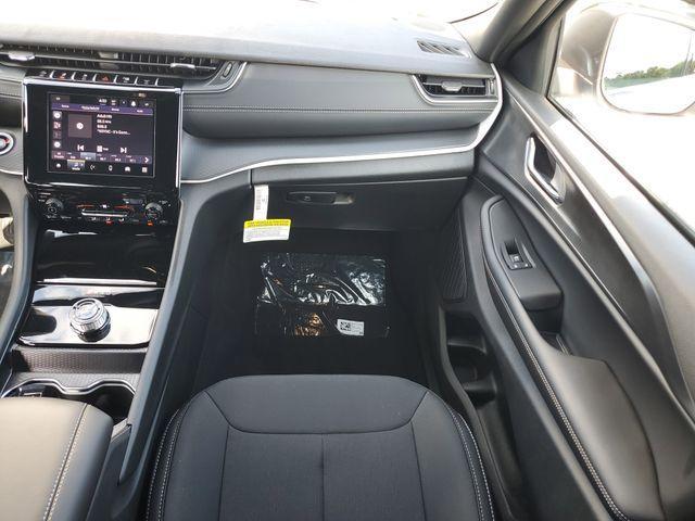 new 2025 Jeep Grand Cherokee car, priced at $33,324