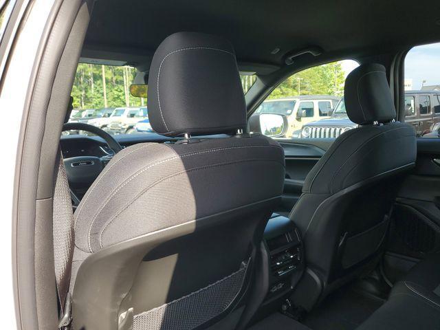 new 2025 Jeep Grand Cherokee car, priced at $33,324