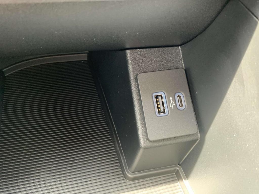 used 2024 Ford Edge car, priced at $29,999