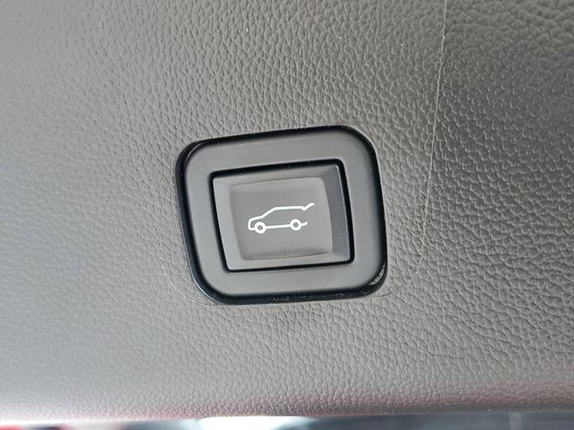 used 2023 Chevrolet Traverse car, priced at $40,983