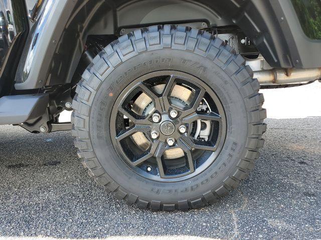 new 2025 Jeep Gladiator car, priced at $42,576