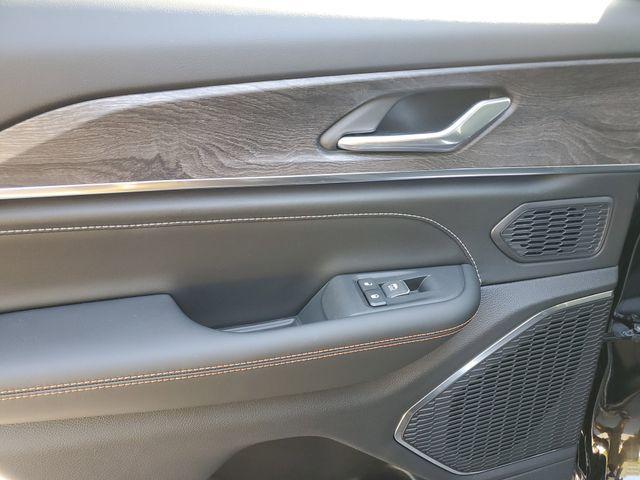 new 2025 Jeep Grand Cherokee car, priced at $55,532