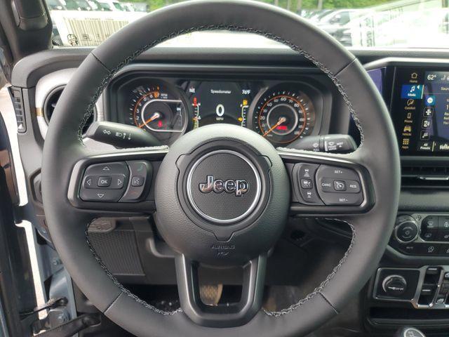 new 2025 Jeep Gladiator car, priced at $44,332