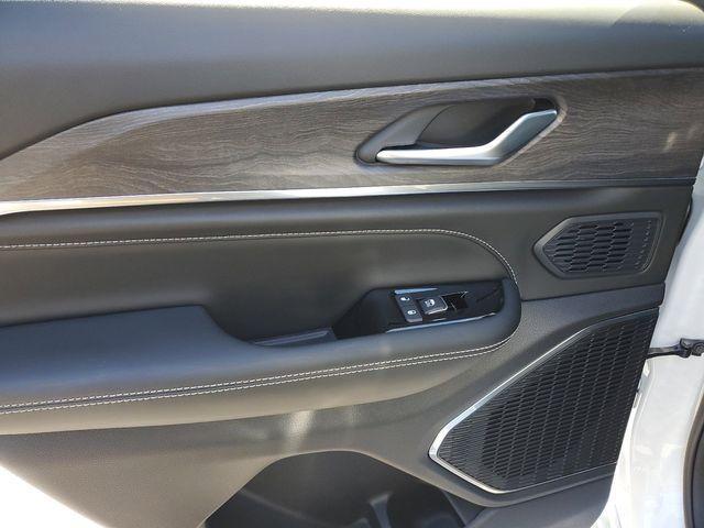 new 2025 Jeep Grand Cherokee car, priced at $52,959
