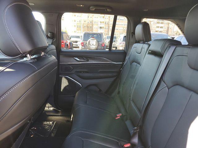 new 2025 Jeep Grand Cherokee car, priced at $52,959