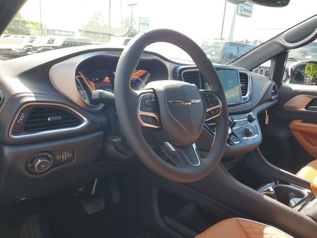 new 2025 Chrysler Pacifica Hybrid car, priced at $47,088
