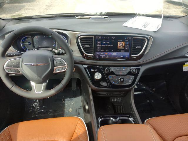 new 2025 Chrysler Pacifica Hybrid car, priced at $47,088