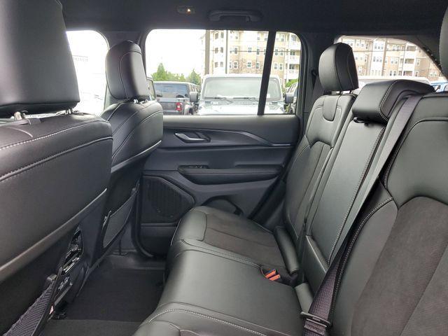 new 2025 Jeep Grand Cherokee car, priced at $39,141