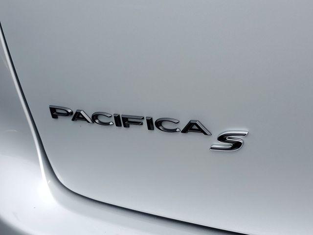 new 2026 Chrysler Pacifica car, priced at $50,423