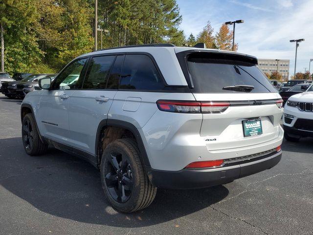 new 2024 Jeep Grand Cherokee car, priced at $37,730