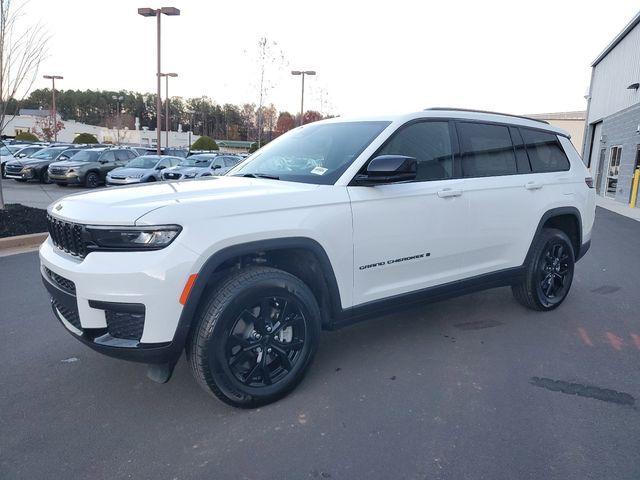 new 2025 Jeep Grand Cherokee L car, priced at $40,240