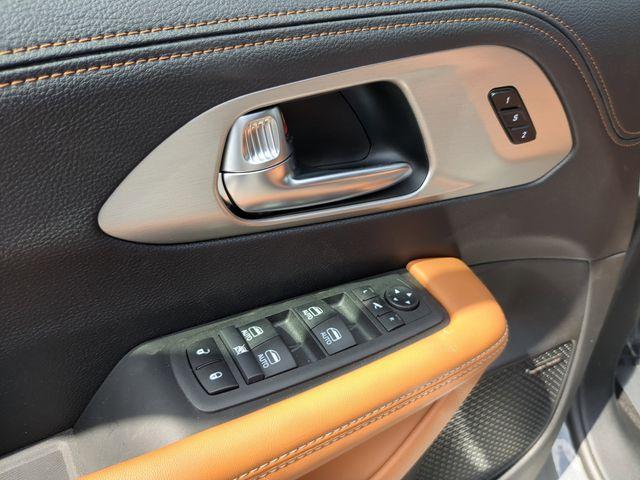 new 2025 Chrysler Pacifica Hybrid car, priced at $47,355