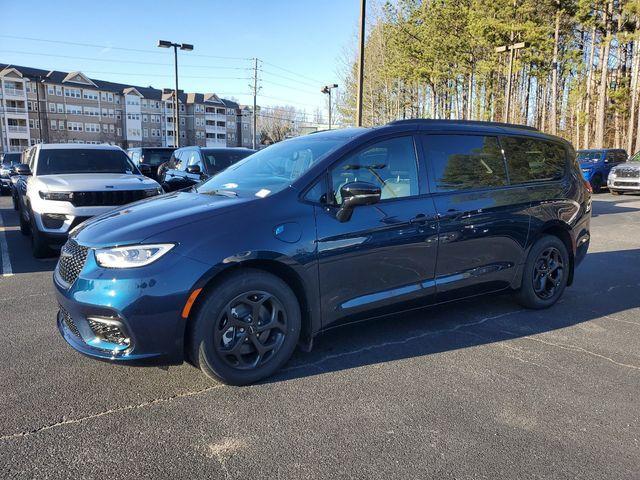 new 2025 Chrysler Pacifica Hybrid car, priced at $45,565