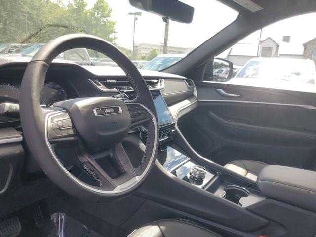 new 2025 Jeep Grand Cherokee car, priced at $48,160