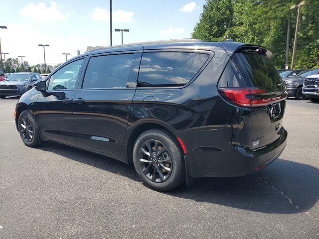 new 2025 Chrysler Pacifica car, priced at $45,405