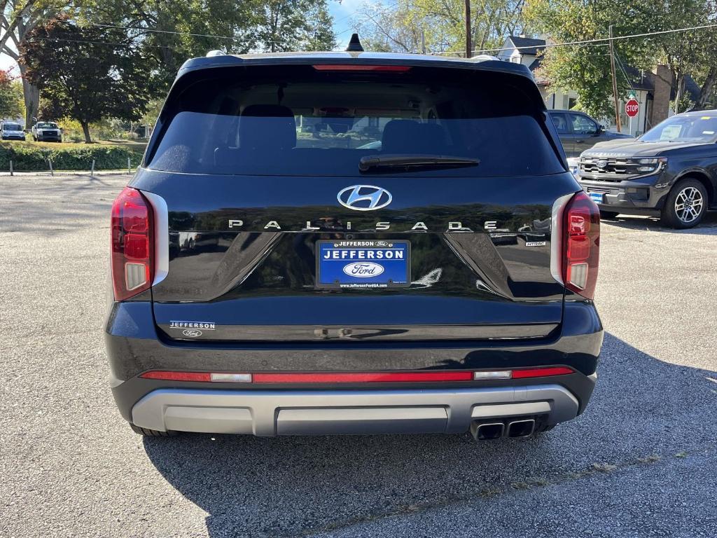used 2024 Hyundai Palisade car, priced at $31,874