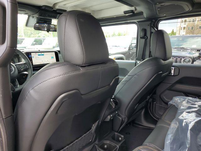 new 2025 Jeep Gladiator car, priced at $43,418