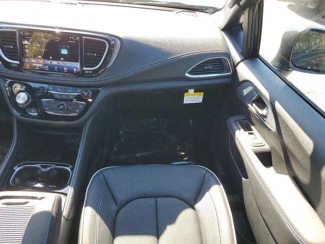 new 2025 Chrysler Pacifica Hybrid car, priced at $45,408