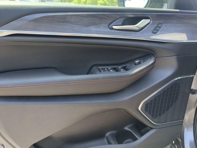 new 2025 Jeep Grand Cherokee car, priced at $55,532