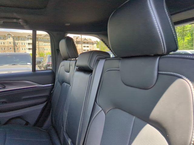 new 2025 Jeep Grand Cherokee car, priced at $55,532