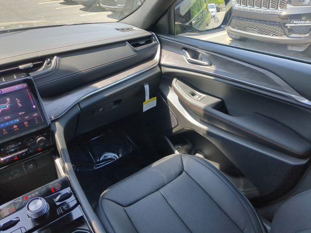 new 2025 Jeep Grand Cherokee car, priced at $55,532