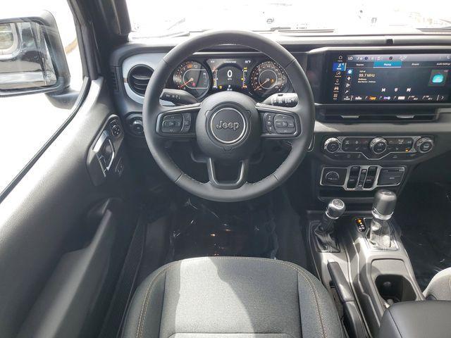 new 2025 Jeep Wrangler car, priced at $43,670