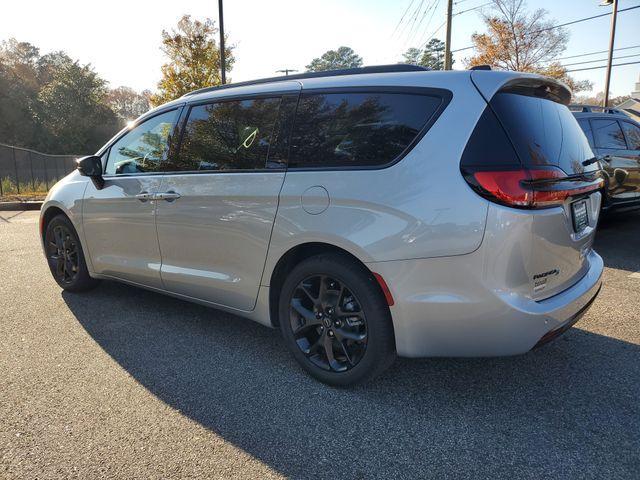 new 2026 Chrysler Pacifica car, priced at $48,286