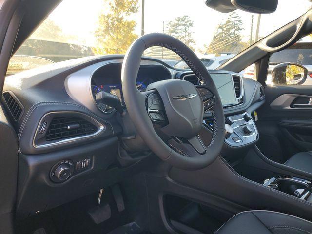 new 2026 Chrysler Pacifica car, priced at $48,286