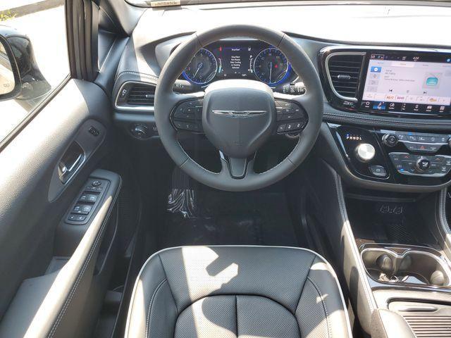 new 2025 Chrysler Pacifica car, priced at $49,934