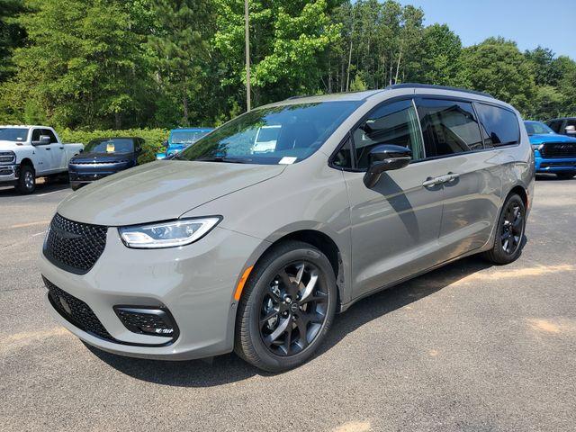 new 2025 Chrysler Pacifica car, priced at $49,934
