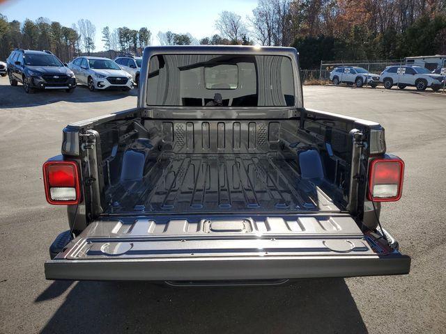 new 2025 Jeep Gladiator car, priced at $38,945