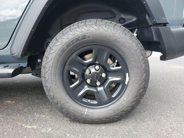 new 2025 Jeep Wrangler car, priced at $41,510