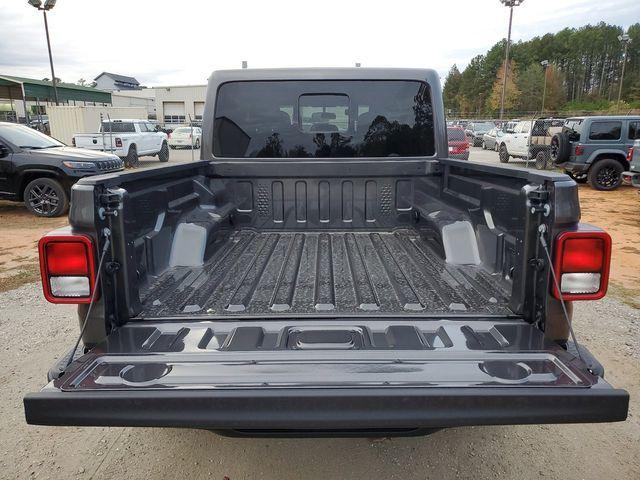 new 2025 Jeep Gladiator car, priced at $39,445