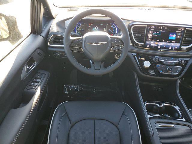 new 2025 Chrysler Pacifica Hybrid car, priced at $45,142