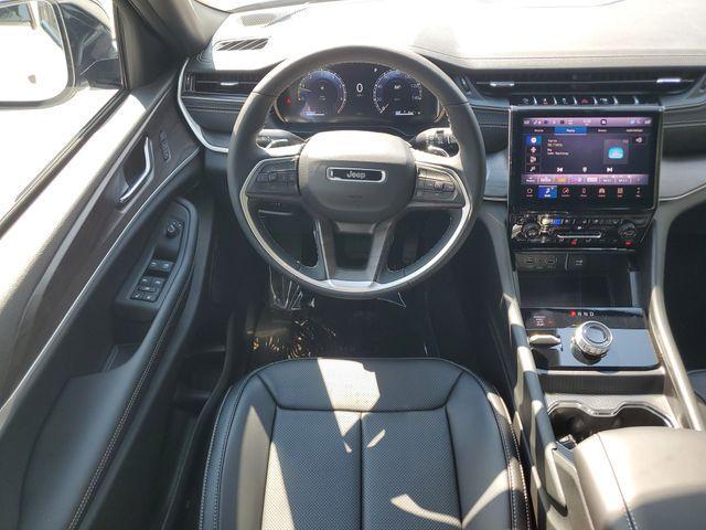 new 2025 Jeep Grand Cherokee car, priced at $43,801