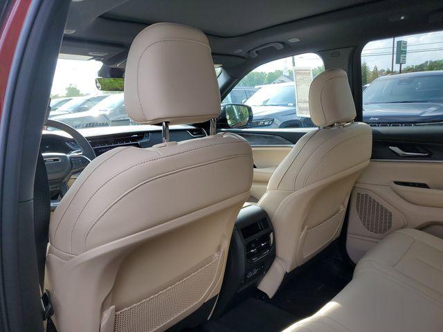 new 2025 Jeep Grand Cherokee car, priced at $44,071