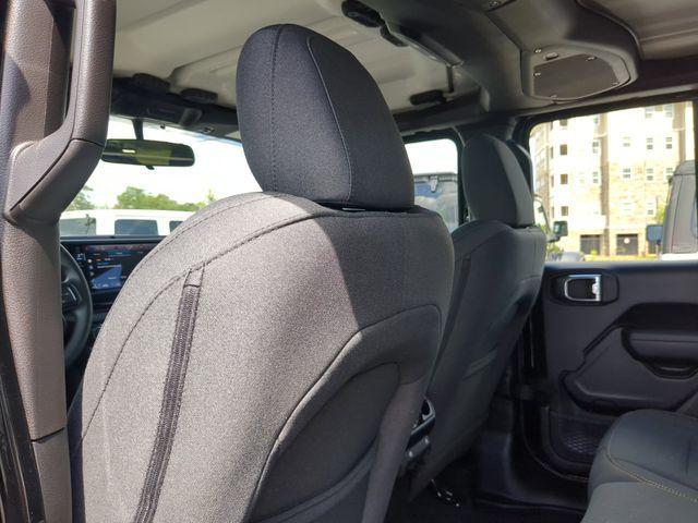 new 2025 Jeep Wrangler car, priced at $39,195