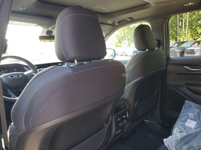 new 2025 Jeep Grand Cherokee car, priced at $36,069