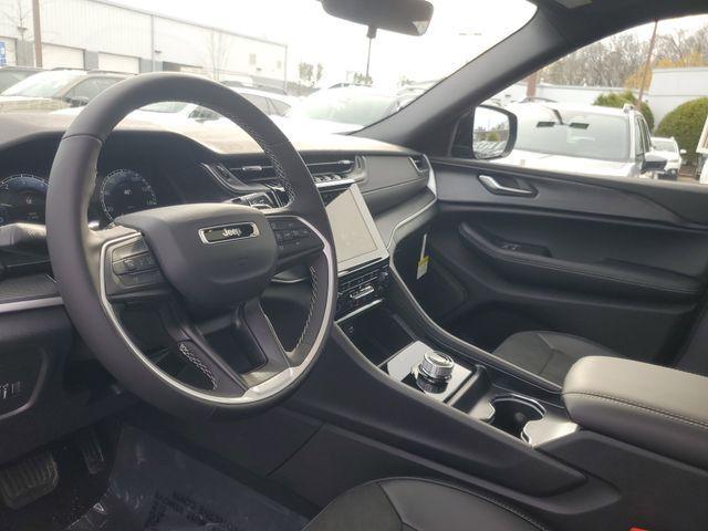 new 2025 Jeep Grand Cherokee L car, priced at $39,164