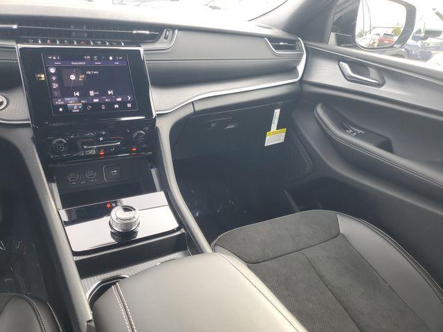 new 2025 Jeep Grand Cherokee L car, priced at $39,164