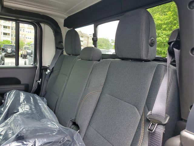 new 2025 Jeep Gladiator car, priced at $43,850