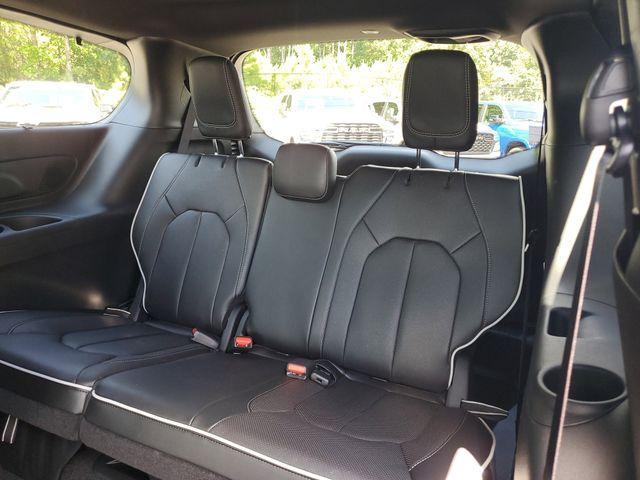 new 2025 Chrysler Pacifica car, priced at $48,911