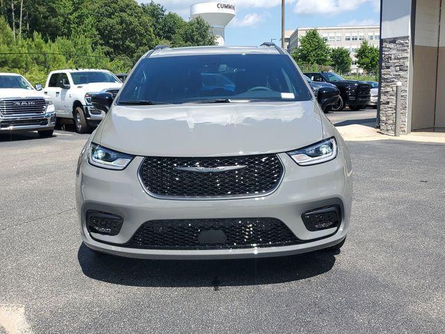 new 2025 Chrysler Pacifica car, priced at $48,911