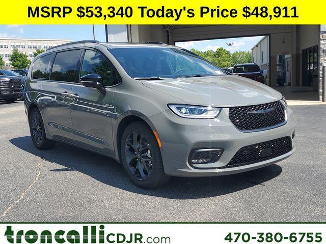 new 2025 Chrysler Pacifica car, priced at $48,911