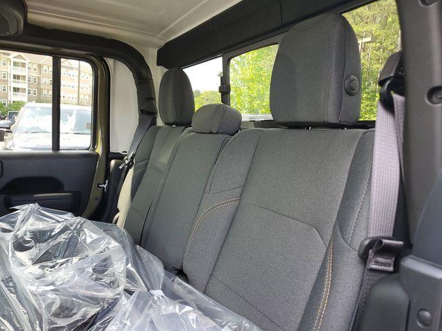 new 2025 Jeep Gladiator car, priced at $42,552