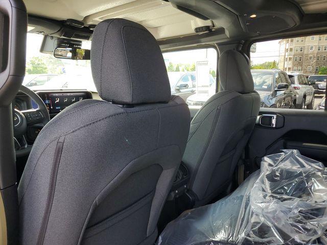 new 2025 Jeep Gladiator car, priced at $42,552