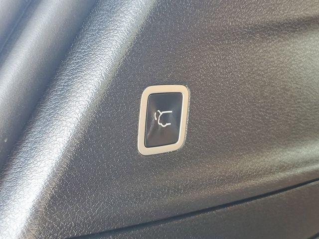used 2021 Chrysler Pacifica Hybrid car, priced at $29,998
