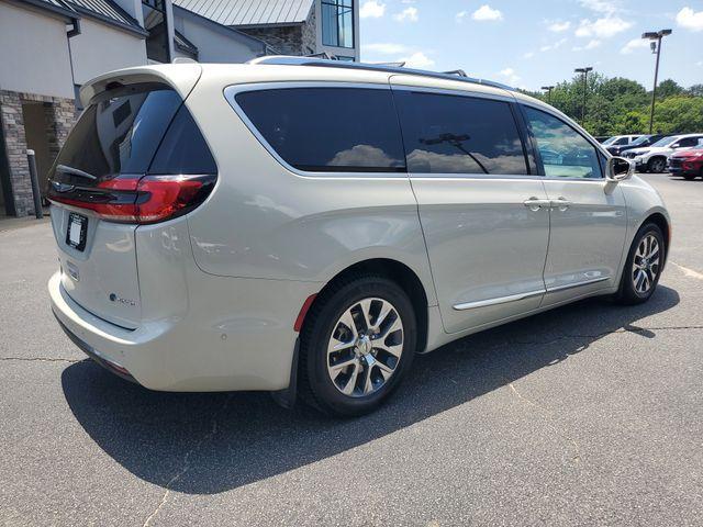 used 2021 Chrysler Pacifica Hybrid car, priced at $29,998