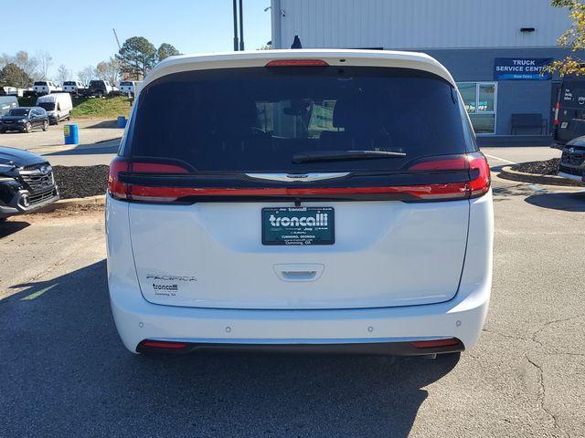 new 2026 Chrysler Pacifica car, priced at $39,716